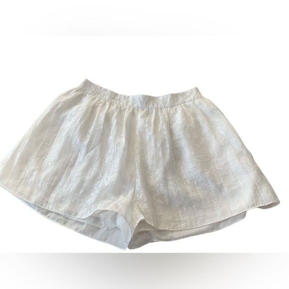 DO+BE White embroidered Shorts large - Picture 1 of 5